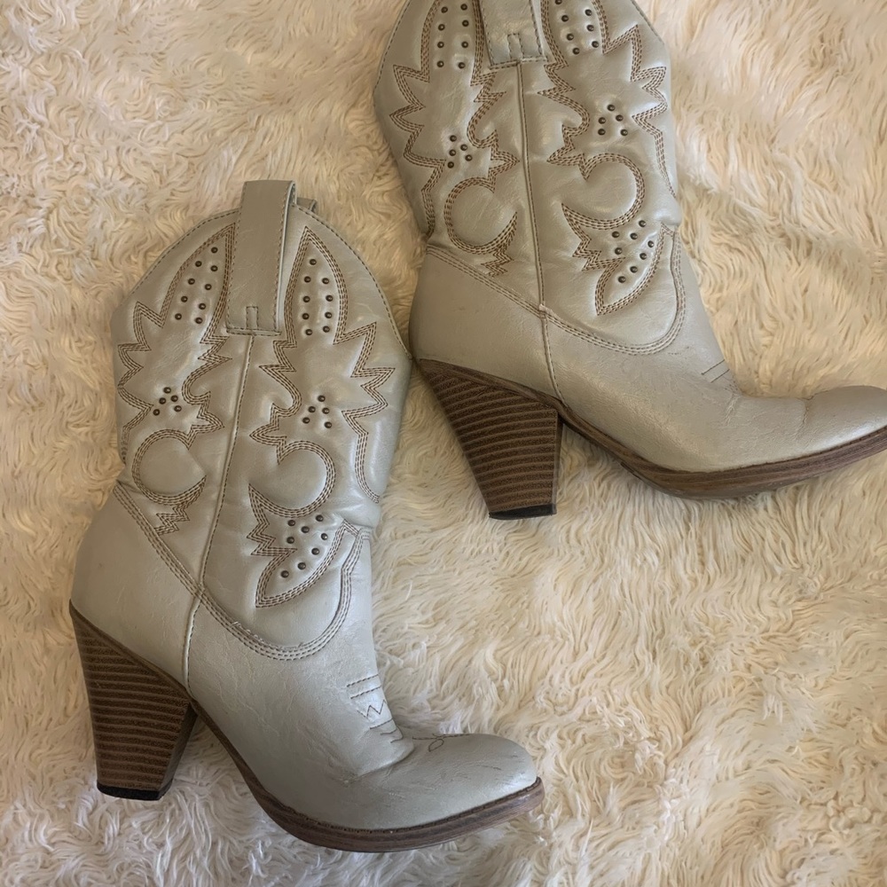 Creamy white cowgirl boots